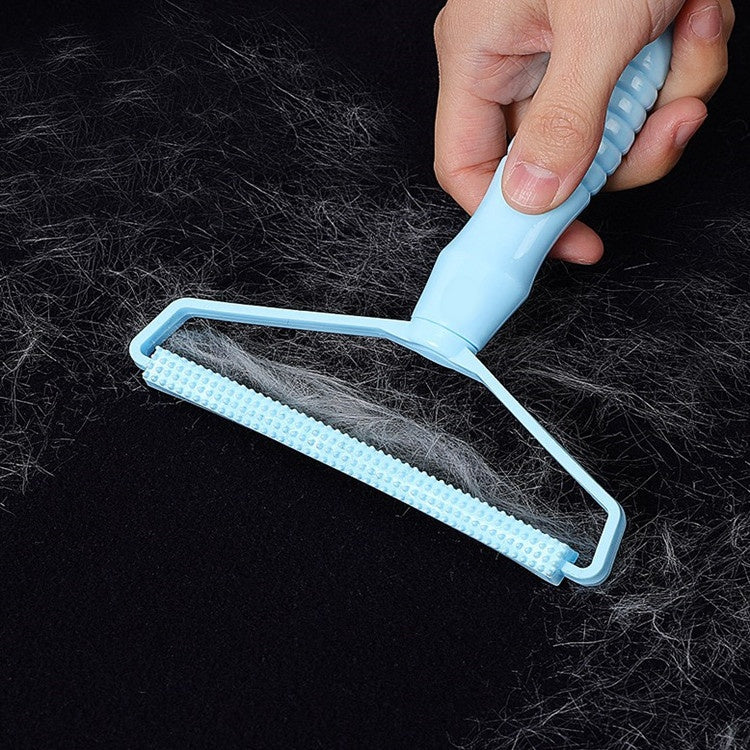 Pet hair remover removes cat and dog hair from clothes and sofas | Paawvital
